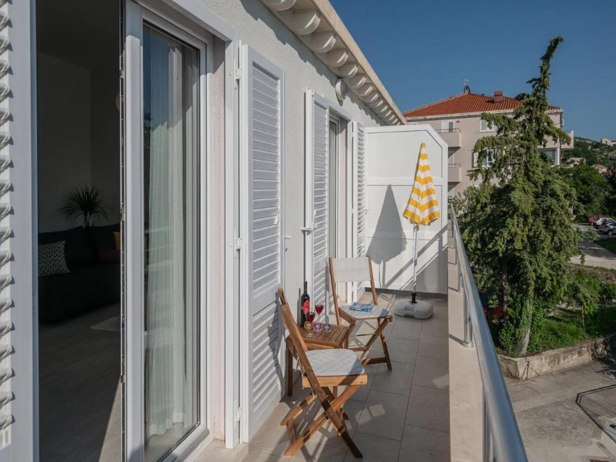 Dolce Apartment *